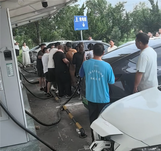 牌京阁北京牌照新能源车转让及价格：老司机带你避开这些坑！